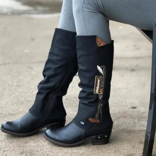 Christine - Bottes Vintage à Hauteur de Genou avec Poche à Fermeture Éclair et Talon Épais à Rivets  (Vente en Déstockage 2024)