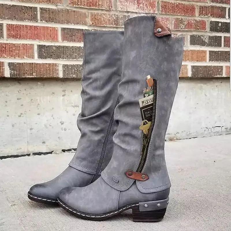 Christine - Bottes Vintage à Hauteur de Genou avec Poche à Fermeture Éclair et Talon Épais à Rivets  (Vente en Déstockage 2024)